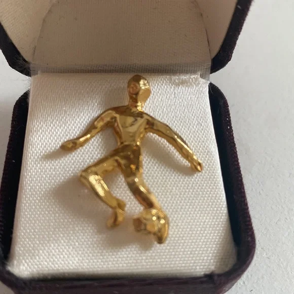 27:07 - Vintage FIFA World Cup USA 1994 Pin